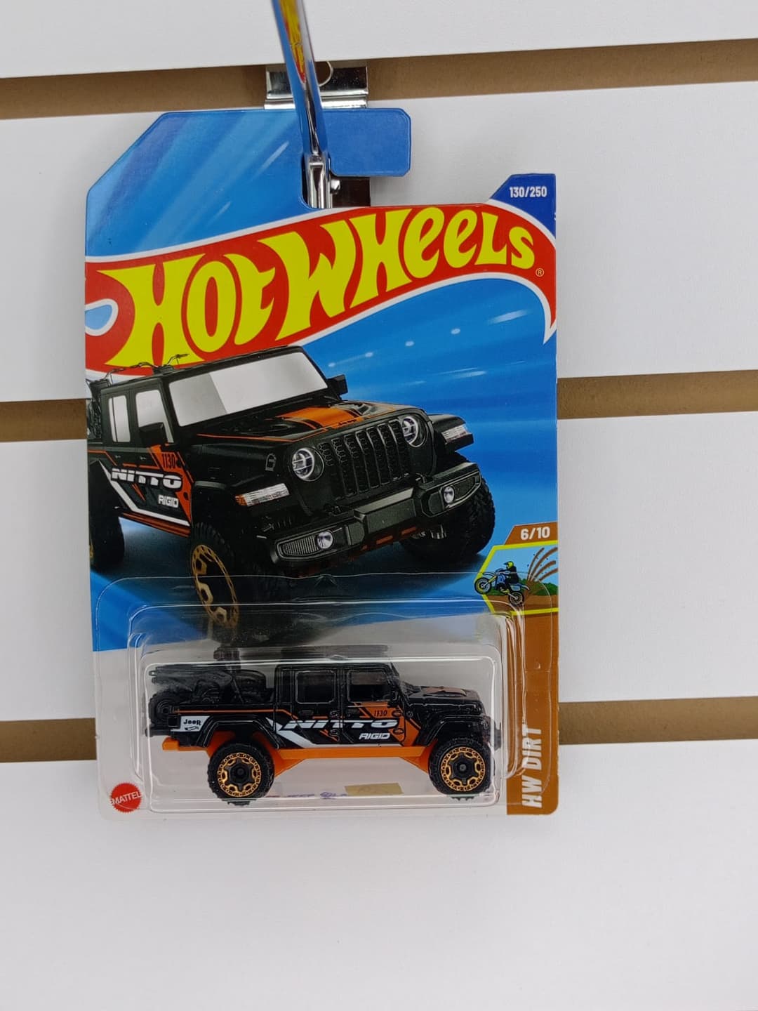 20 JEEP GLADIATOR NEGRO