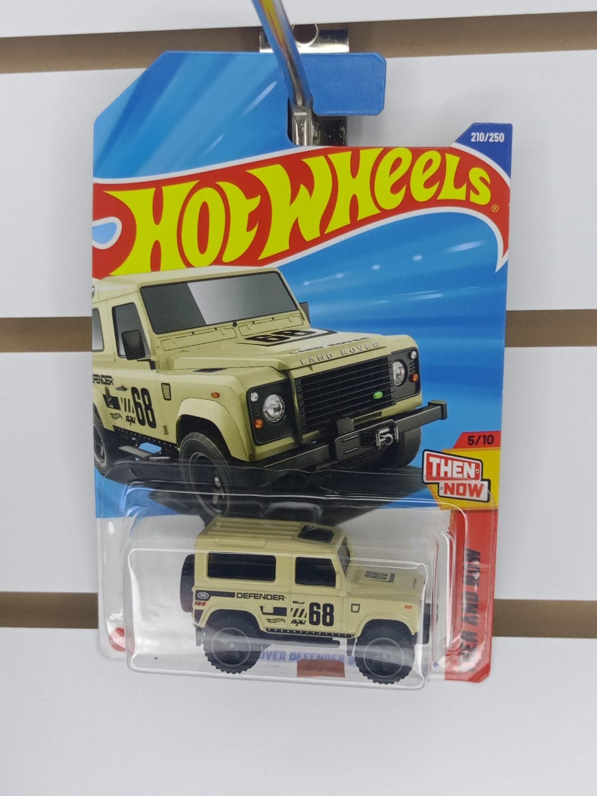 LAND ROVER DEFENDER 90 (CREMA)