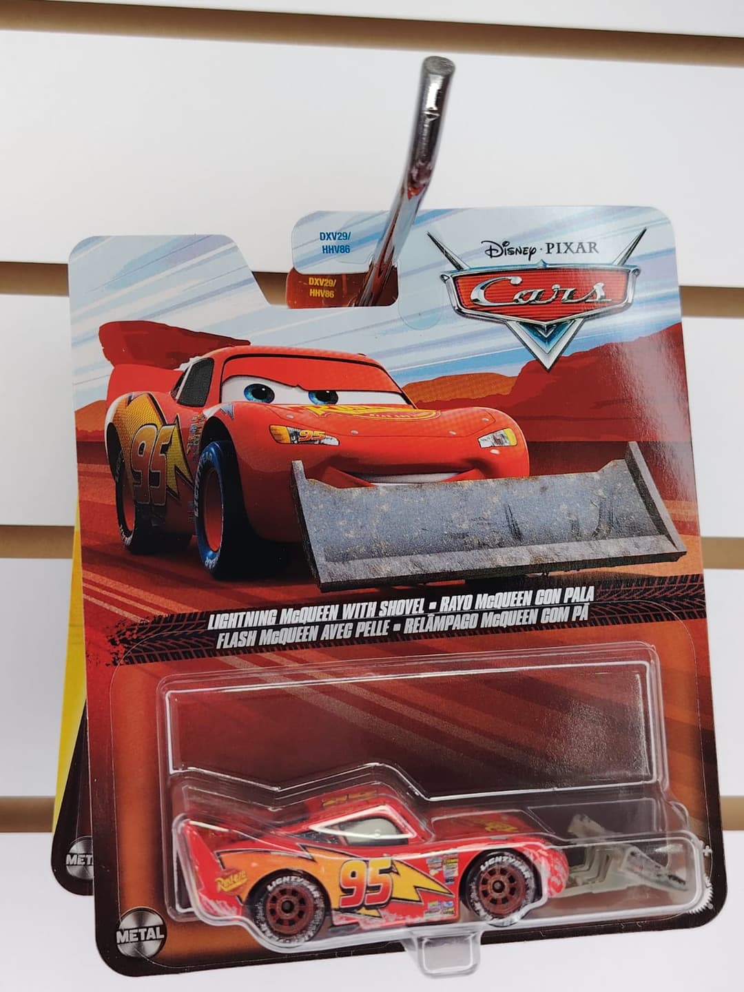 LIGHTNING MCQUEEN WITH SHOVEL