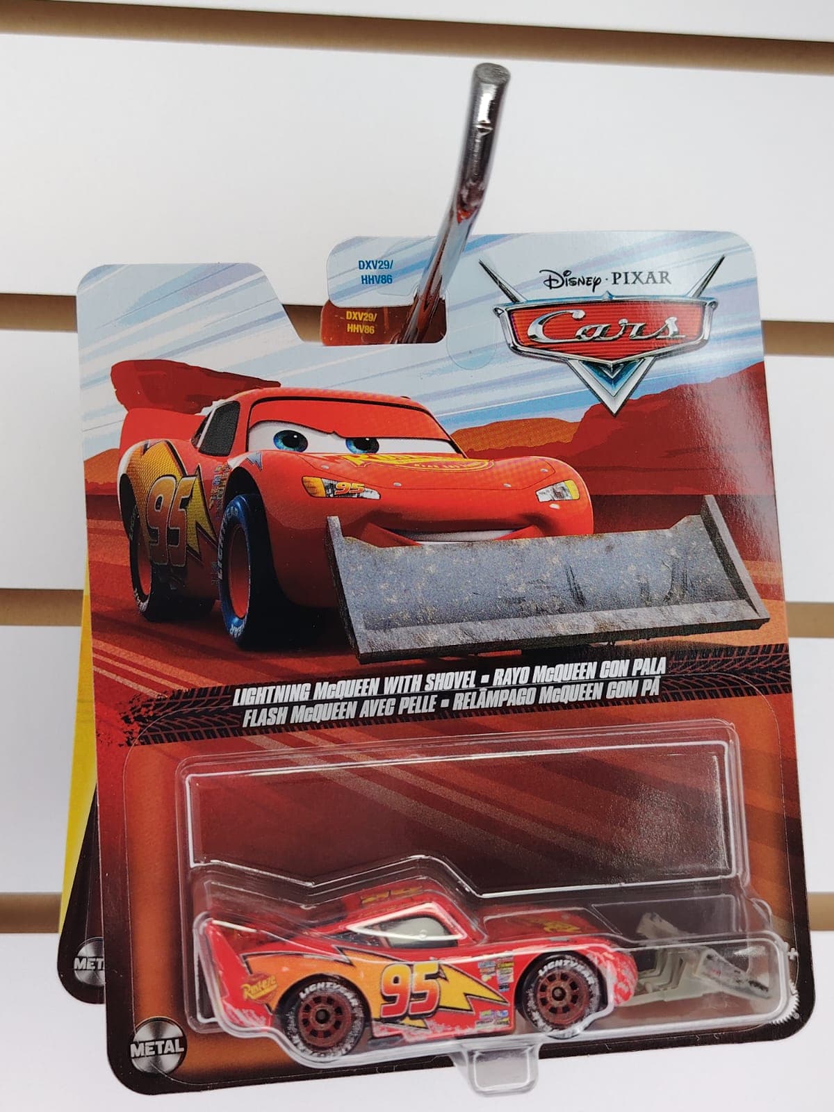 LIGHTNING MCQUEEN WITH SHOVEL