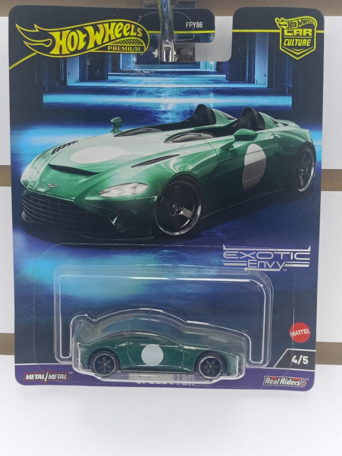 ASTON MARTIN V12 SPEEDSTER