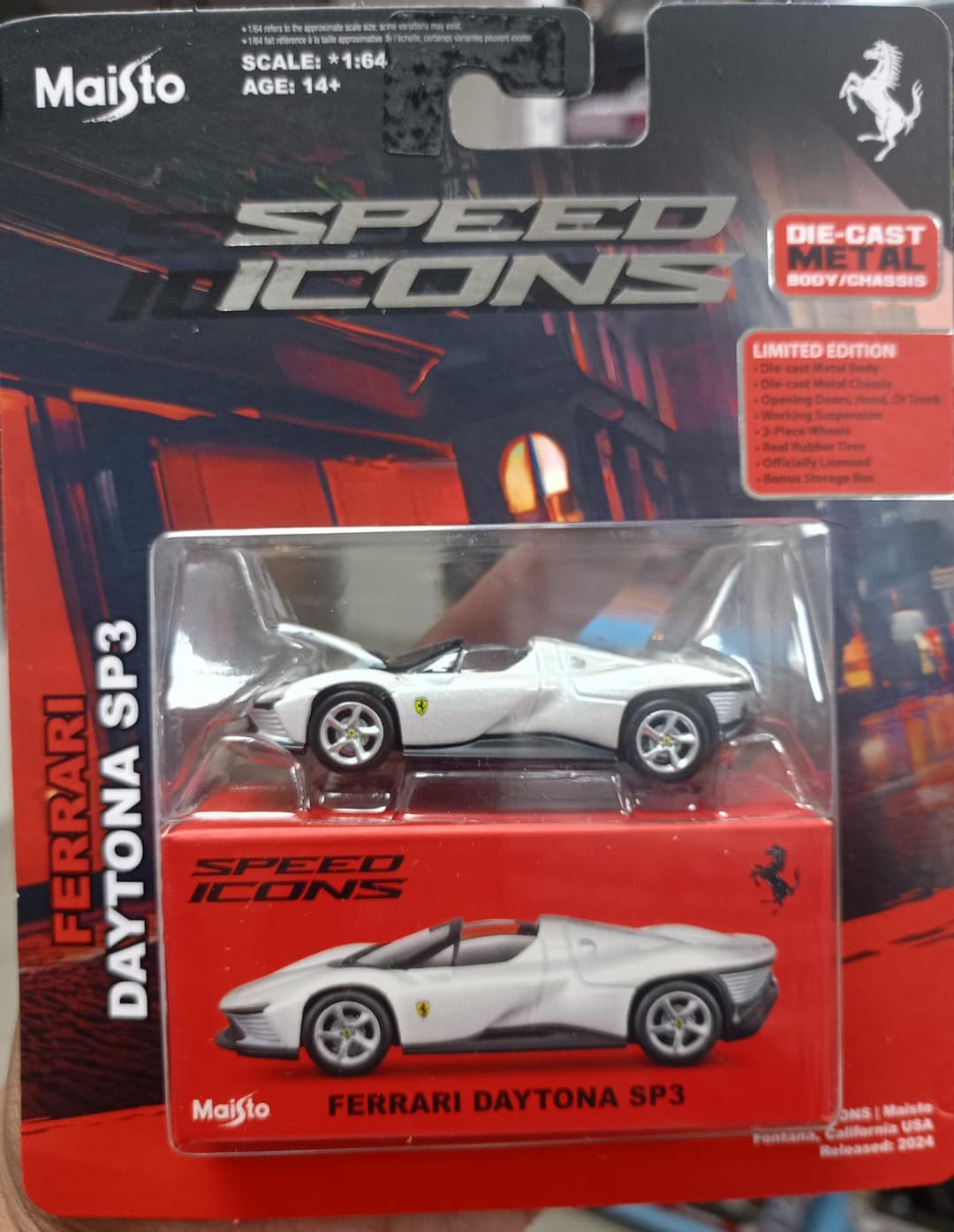 FERRARI DAYTONA SP3 BLANCO