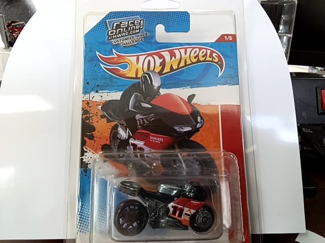 THRILL RACERS VOLCANO