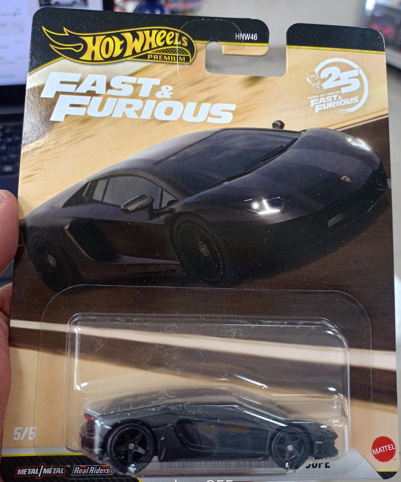 LAMBORGUINI AVENTADOR COUPE