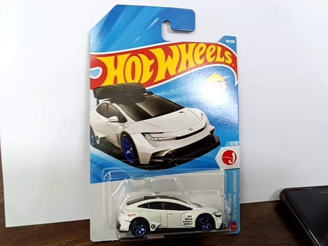 TOYOTA PRIUS CUSTOM / PERSONNALISE