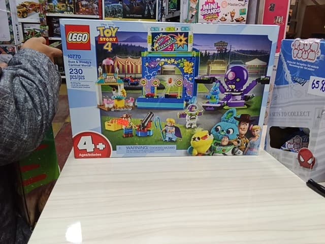 Buzz & Woody Carnival mania